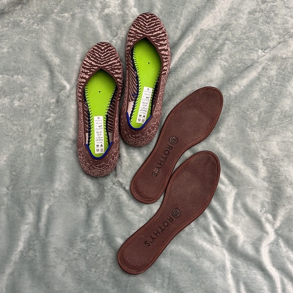 Retired Metallic Desert Roundtoe Rothys - Picture 3 of 4